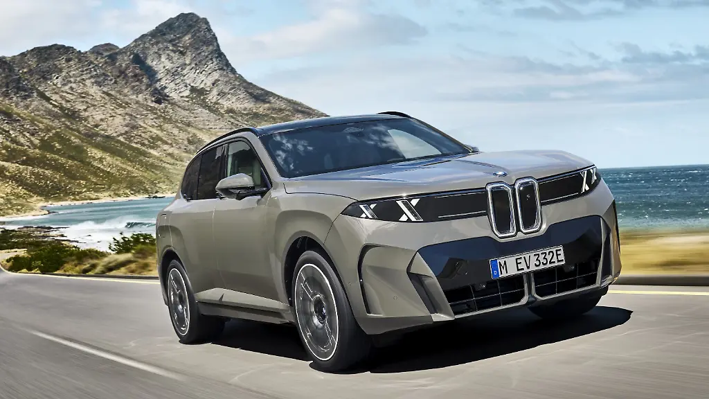 Der-BMW-iX5-hat-aktuell-die-groesste-Batterie-aller-E-Pkw