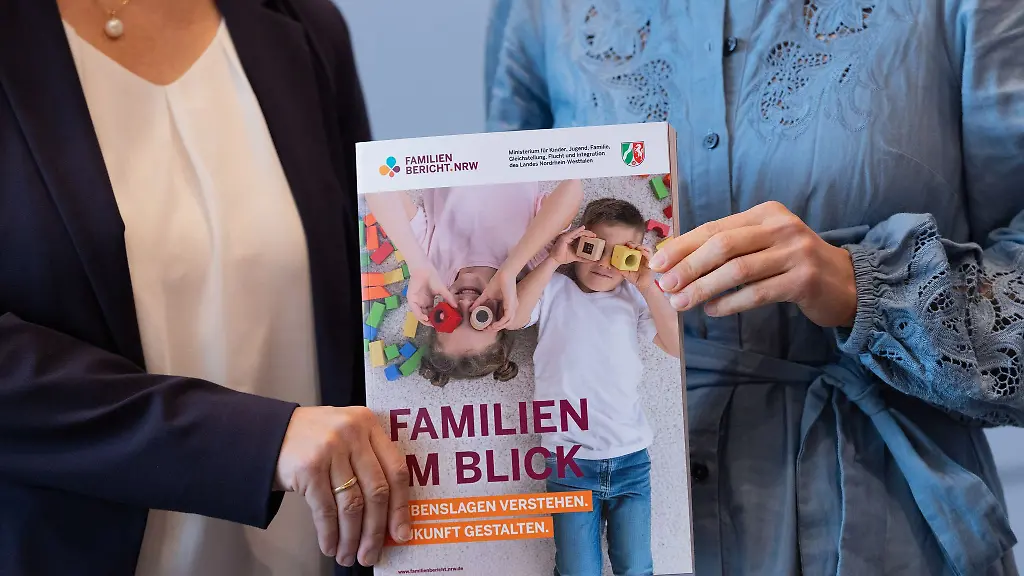 Im-bevoelkerungsreichsten-Bundesland-Nordrhein-Westfalen-leben-knapp-1-8-Millionen-Familien-mit-mindestens-einem-minderjaehrigen-Kind