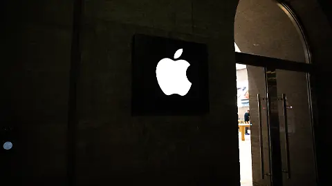 569854784