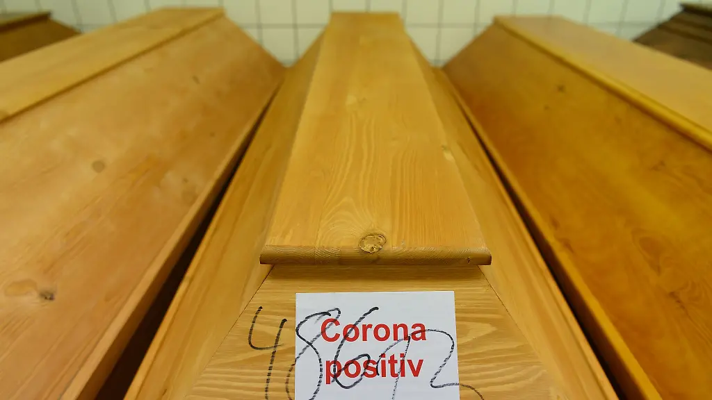 Knapp-18-000-Menschen-haben-durch-das-Corona-Virus-in-Sachsen-ihr-Leben-verloren-Archivbild