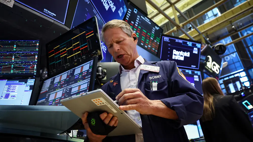 Traders-work-on-the-floor-at-the-New-York-Stock-Exchange-NYSE-in-New-York-City-U-S-June-8-2026