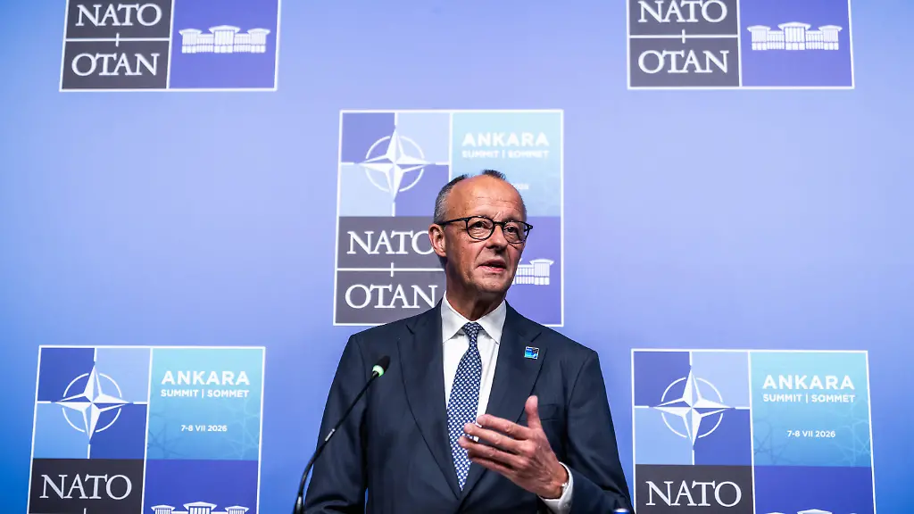 Bundeskanzler-Friedrich-Merz-CDU-nimmt-an-einer-Pressekonferenz-nach-dem-Nato-Gipfel-dem-Treffen-des-Nordatlantikrats-auf-Ebene-der-Staats-und-Regierungschefs-teil