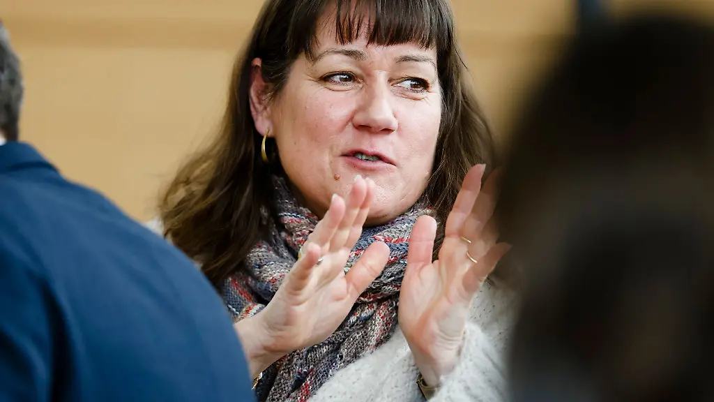Beate-Raudies-und-die-SPD-Fraktion-setzen-sich-fuer-ein-haerteres-Vorgehen-gegen-Steuerhinterziehung-ein