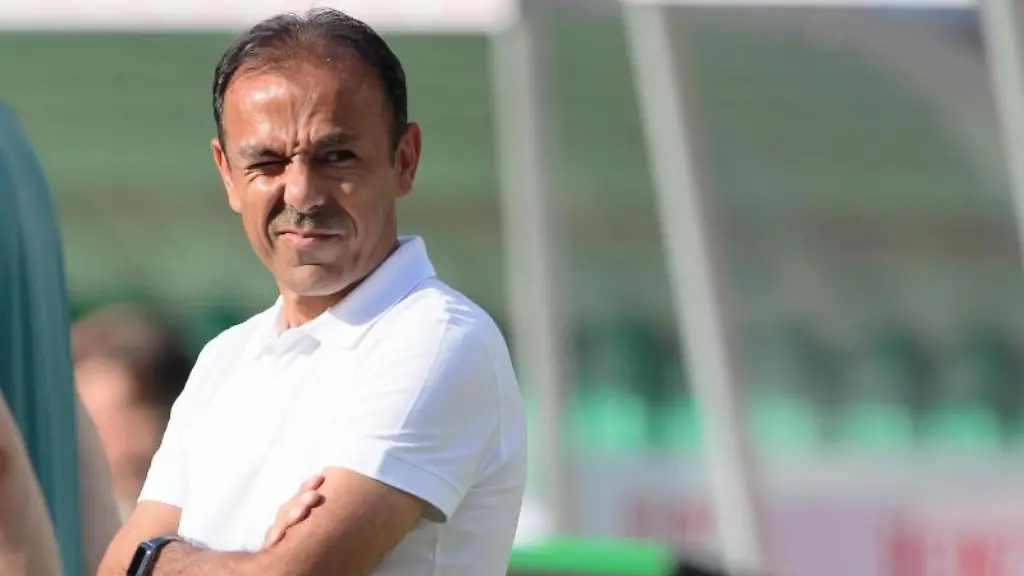 St-Paulis-Trainer-Jos-Luhukay