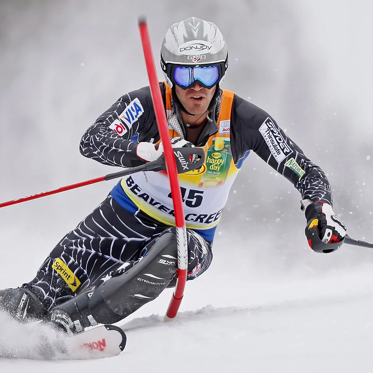 Thomas-Lanning-of-the-USA-skies-in-the-Slalom-portion-of-the-men-s-Super-Combined-at-the-FIS-Ski-World-Cup-in-Beaver-Creek-Colorado-29-November-2007-Lanning-tenth-overall-in-the-combined-race