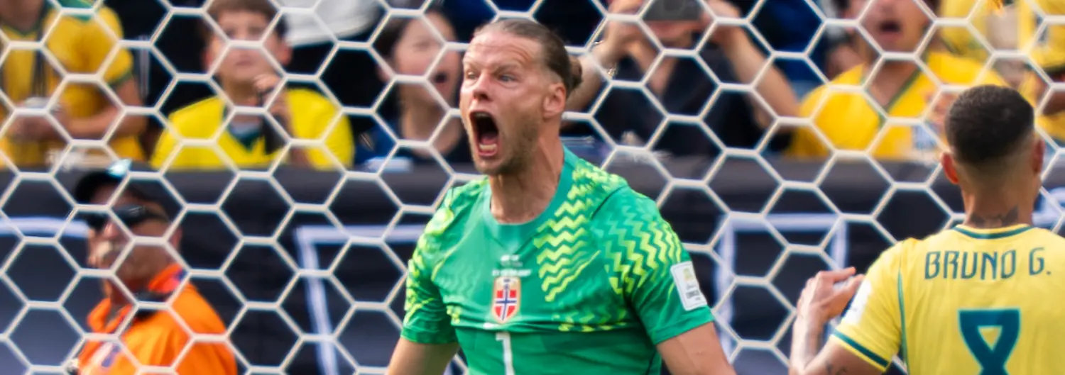 Oerjan-Nyland-Norway-1-jubelt-lautstark-ueber-einen-gehaltenen-Ball-FIFA-World-Cup-2026-Brazil-v-Norway-05-July-2026-FIFA-World-Cup-2026-Brazil-v-Norway-Round-of-16-at-New-York-New-Jersey-Stadium-in-East-Rutherford-New-Jersey-USA