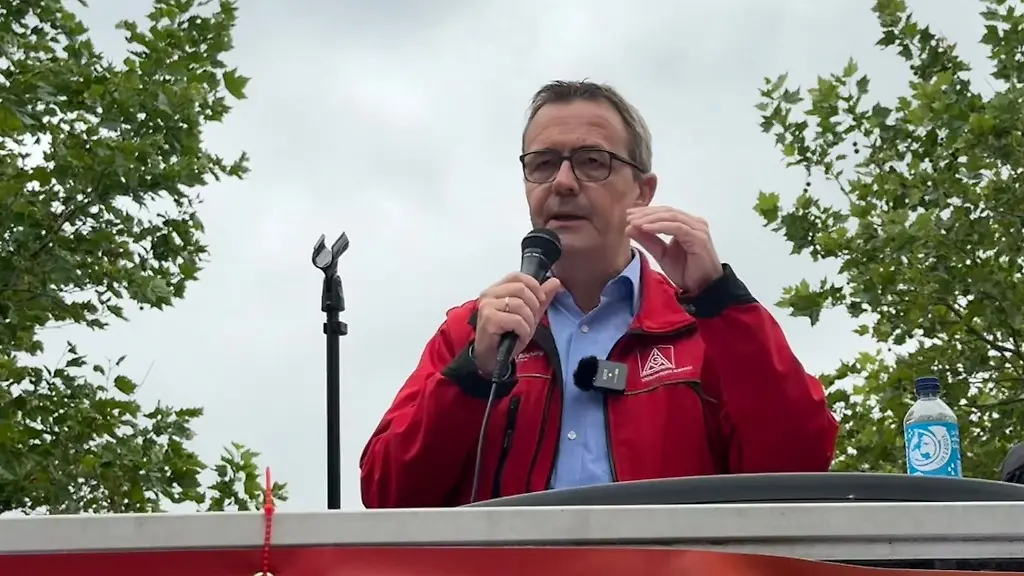 Der-Betriebsrat-fordert-vom-Vorstand-eine-klare-Zukunftsstrategie-statt-weiterer-Einschnitte