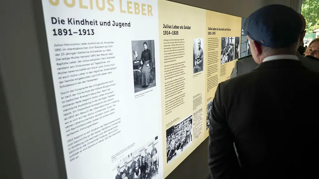 In-der-Bundeswehr-Kaserne-gibt-es-nun-einen-Gedenkort-fuer-Julius-Leber