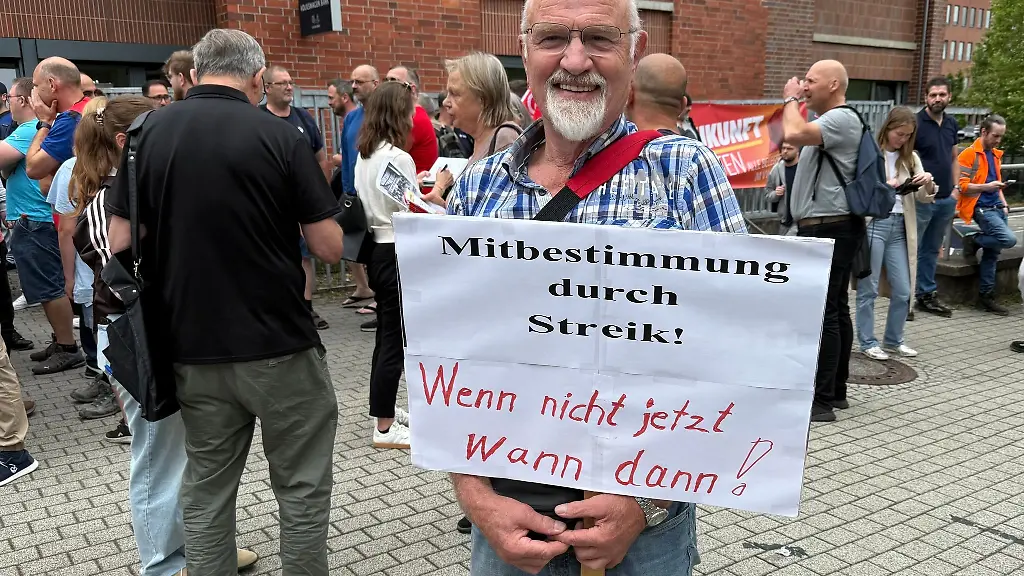 Die-neuen-Sparplaene-des-VW-Konzerns-loesen-auch-in-Baunatal-Wut-und-Sorge-aus-auch-beim-ehemaligen-VW-Angestellten-Klaus-Bremer
