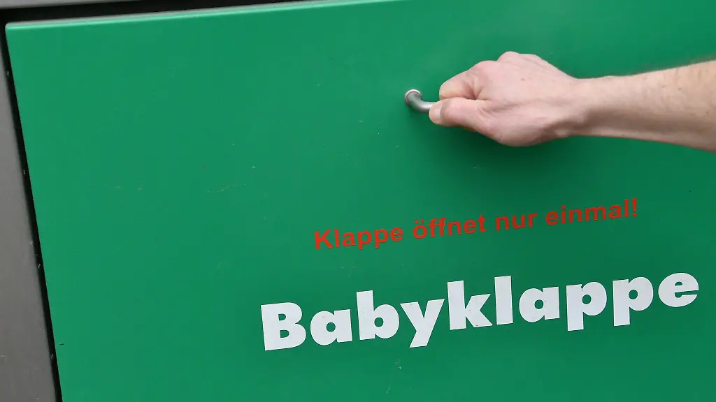 Die-Babyklappe-am-St-Josefs-Krankenhaus-in-Potsdam-wird-mit-dem-Aus-der-Geburtshilfe-nicht-mehr-weiter-betreiben