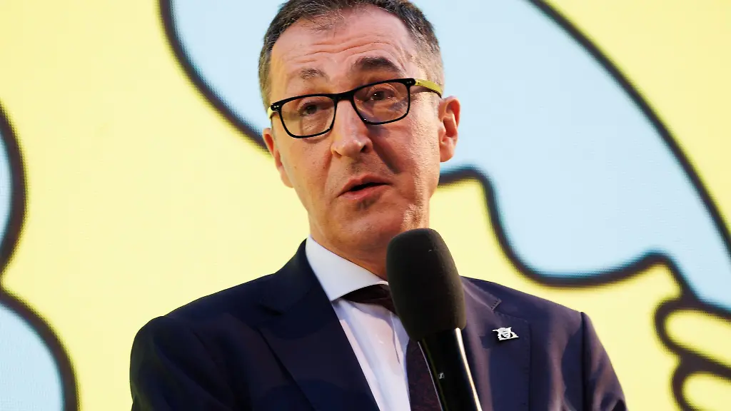 Cem-Oezdemir-Gruene-hat-zum-ersten-Mal-als-Ministerpraesident-das-traditionelle-Sommerfest-der-Landesregierung-in-Berlin-eroeffnet