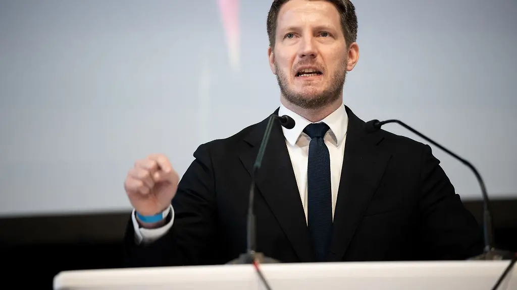 AfD-Partei-und-Fraktionschef-Martin-Vincentz-moechte-auch-Spitzenkandidat-bei-der-NRW-Landtagswahl-werden