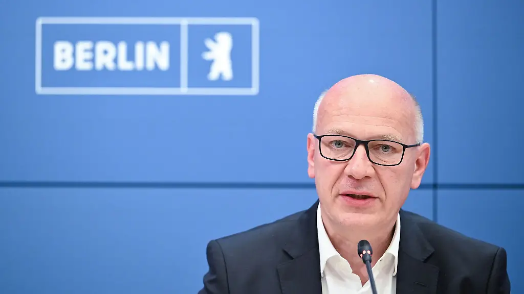 Berlins-Regierender-Buergermeister-Kai-Wegner-CDU-nimmt-am-Freitagabend-an-einem-Treffen-der-Kreisvorsitzenden-teil