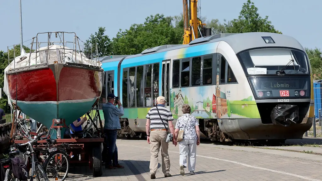 Nach-Sonderfahrten-im-vergangenen-Jahr-kommt-die-Sommerlinie-zwischen-Greifswald-und-Lubmin-zurueck