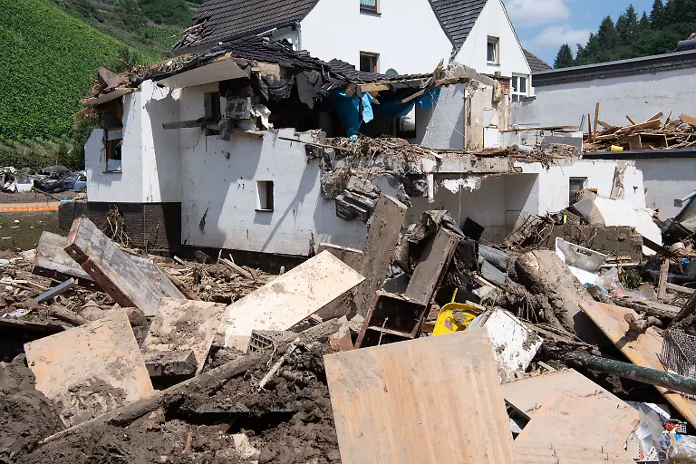 Ein-komplett-zerstoertes-Haus-in-Marienthal-im-Ahrtal-Das-kleine-Dorf-wurde-weitestgehend-zerstoert