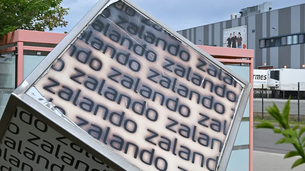 Die-regionale-Arbeitsagentur-sieht-bei-der-Vermittlung-der-Beschaeftigten-des-schliessenden-Zalando-Logistikzentrums-in-Erfurt-eine-grosse-Herausforderung