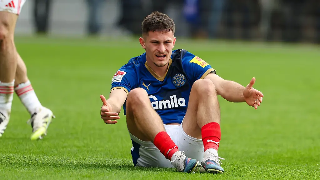 Adrian-Kapralik-erzielte-einen-Treffer-fuer-Holstein-Kiel