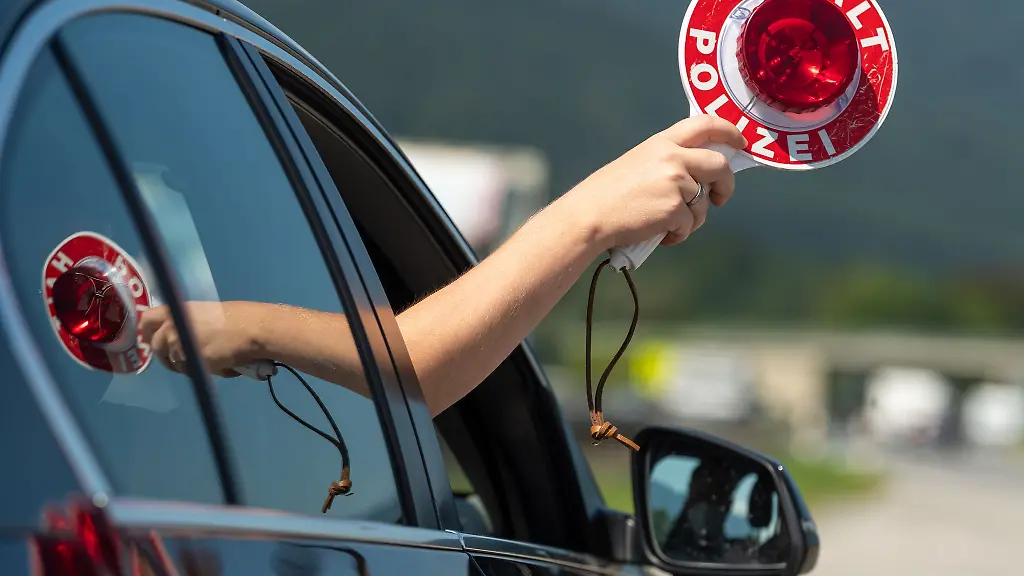 Schleierfahnder-kontrollierten-den-Wagen-an-der-Autobahn-6-in-der-Oberpfalz