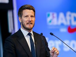 Gegen "Niedergang des Landes" : AfD in NRW geht erstmals Ministerpräsidenten-Kandidaten in den Wahlkampf
