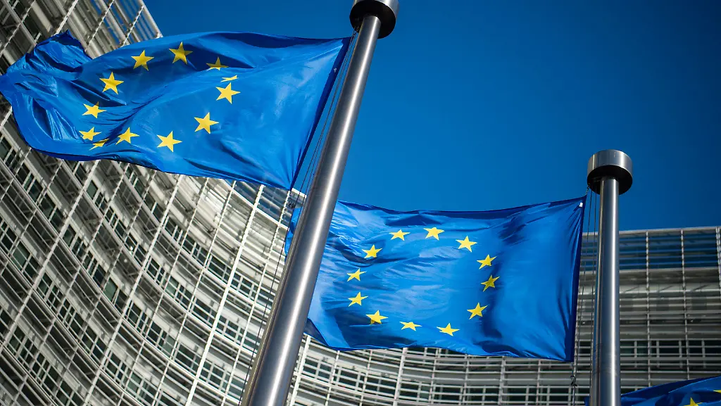 c68e81b16250ffd9209586dbb4fd6383