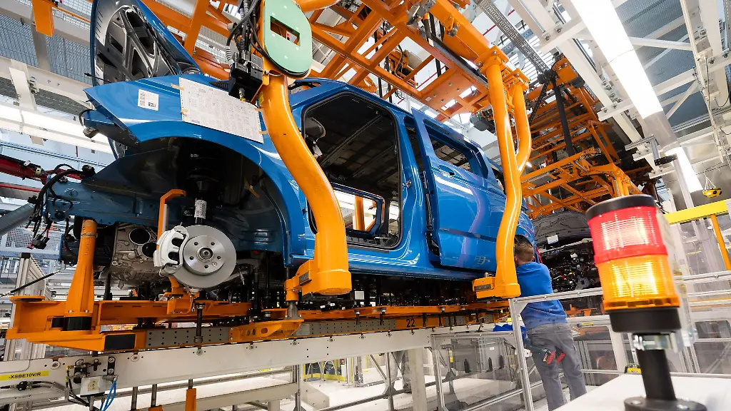 Die-deutsche-Autoindustrie-hat-aus-Sicht-von-DIW-Oekonom-Martin-Gornig-wichtige-technologische-Entwicklungen-verschlafen
