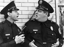 POLICE ACADEMY 2 THEIR FIRST ASSIGNMENT Steve Guttenberg Peter Van Norden 1985 CWarner Bros