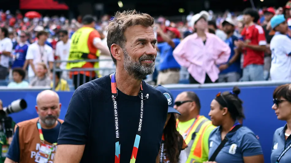 Fussball-Laenderspiel-Herren-FIFA-World-Cup-WM-Weltmeisterschaft-Fussball-2026-Fussball-Weltmeisterschaft-USA-Achtelfinale-Gilette-Stadium-Boston-Frankreich-Marokko-2-0-Magenta-TV-Experte-Juergen-Klopp-Einzelbild-Portraits-Portraet-Soccer-International-Match-Men-s-2026-FIFA-World-Cup-Soccer-World-Cup-USA-Round-of-16-Gilette-Stadium-Boston-France-vs