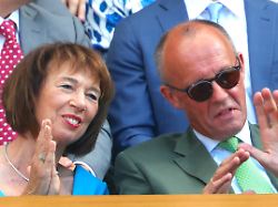 "Ort des weltweiten Tennis": Merz drückt Zverev in Wimbledon die Daumen