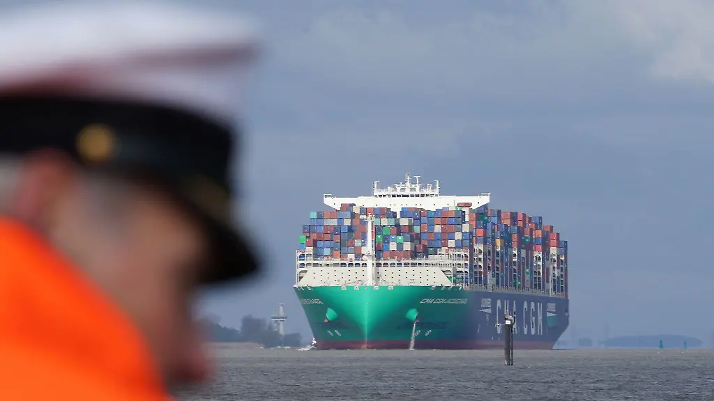Die-Notre-Dame-soll-mehr-Container-fassen-koennen-als-die-Jacques-Saade-die-hier-zu-sehen-ist