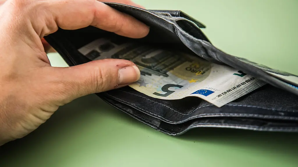 Arbeitnehmer-haben-ein-Recht-auf-puenktliche-Zahlung-des-Gehalts