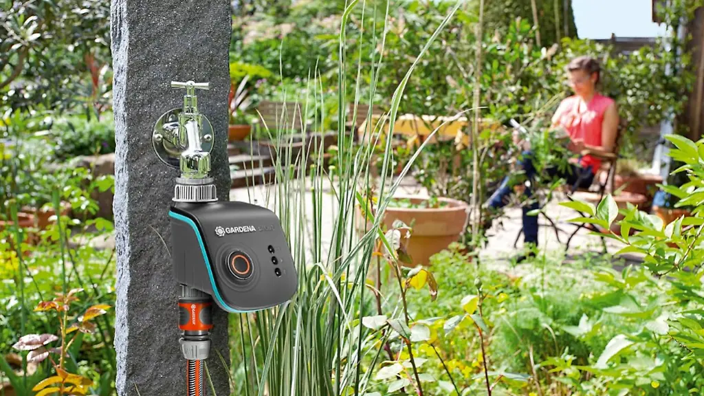 Garten-bewaessern-ohne-einen-Finger-krumm-zu-machen-Mit-seinem-smarten-Bewaesserungssystem-kein-Problem