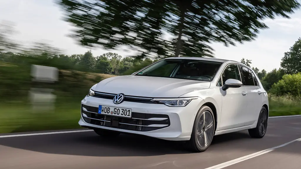 Der-VW-Golf-ist-von-deutschen-Strassen-nicht-mehr-wegzudenken