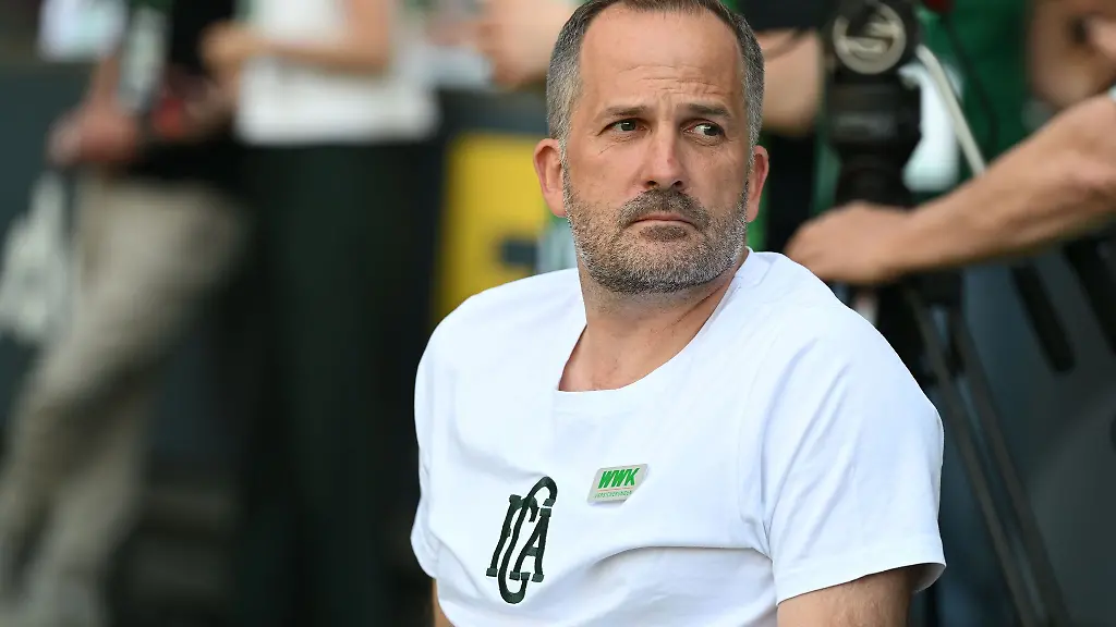 Baum-startete-mit-dem-FC-Augsburg-in-die-Vorbereitung