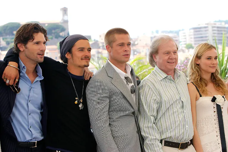 Eric-Bana-Orlando-Bloom-Brad-Pitt-Wolfgang-Petersen-und-Diane-Kruger-beim-Photocall-zu-Troy-Troja-auf-dem-Festival-de-Cannes-2004-57-Internationale-Filmfestspiele-von-Cannes-am-Palais-des-Festivals-Cannes-13-05-2004-Eric-Bana-Orlando-Bloom-Brad-Pitt-Wolfgang-Petersen-and-Diane-Kruger-at-the-photo-call-to-Troy-Troy-at-the-Festival-de-Cannes-2004-57-Cannes-International-Film-Festival-at-the-Palais-des-Festivals-Cannes-13-05-2004-Foto-xD