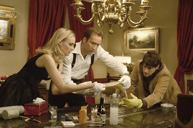 Film-Still-from-National-Treasure-Nicolas-Cage-Diane-Kruger-Justin-Bartha-2004-Buena-Vista-PUBLICATIONxINxGERxSUIxAUTxONLY-30735596-Film-quiet-from-National-Treasure-Nicolas-Cage-Diane-Kruger-Justin-Bartha-2004-Buena-Vista-PUBLICATIONxINxGERxSUIxAUTxONLY-30735596
