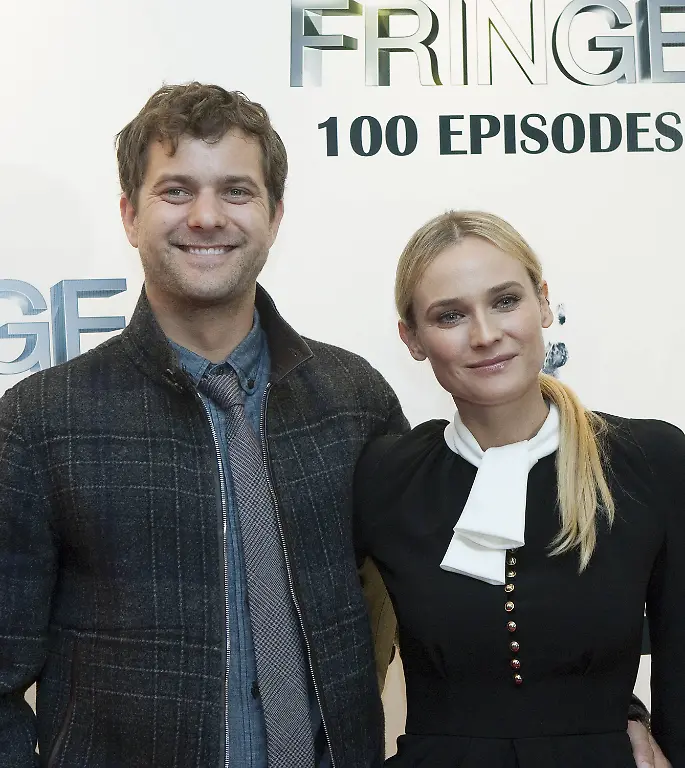 Bildnummer-58862057-Datum-01-12-2012-Copyright-imago-UPI-Photo-Actor-Joshua-Jackson-as-Peter-Bishop-and-fiance-Diane-Kruger-arrive-on-the-red-carpet-for-the-100th-Episode-Celebration-of-the-Fringe-Television-Series-at-the-Fairmont-Pacific-Rim-Hotel-in-Vancouver-British-Columbia-December-1-2012-Actress-Diane-Kruger-was-formerly-a-model