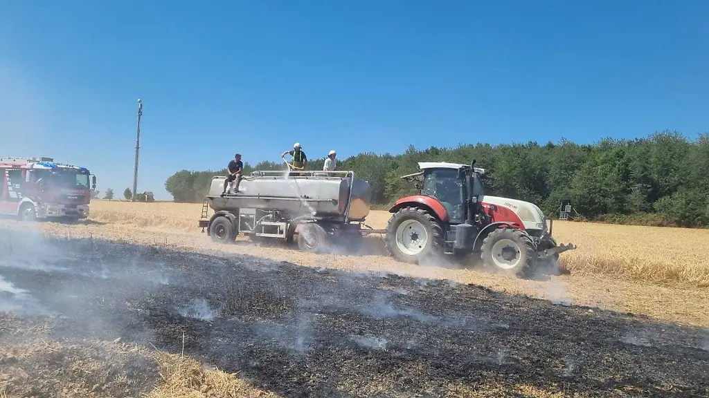 Zunehmend-geraten-trockene-Agrarflaechen-in-Brand