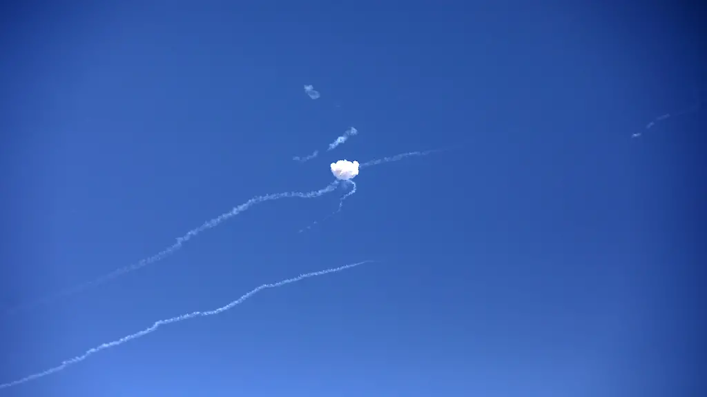 The-Qatari-Armed-Forces-intercept-a-missile-attack-The-United-States-and-Iran-exchanged-strikes-amidst-the-ongoing-conflict-between-them-over-the-Strait-of-Hormuz