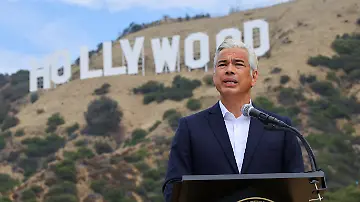 2026-07-13T171730Z_1173649778_RC25DMARSTN5_RTRMADP_3_WARNER-BROS-DIS-M-A-PARAMOUNT-LAWSUIT