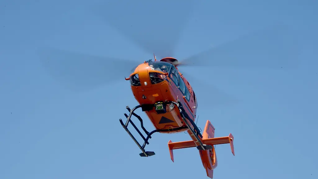 Mit-einem-Rettungshubschrauber-wurden-Mutter-und-Kind-zu-einem-Krankenhaus-gebracht