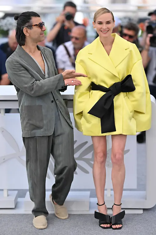 78th-Cannes-Film-Festival-Amrum-photocall-CANNES-FRANCE-MAY-16-Fatih-Akin-and-Diane-Kruger-pose-during-a-photocall-for-the-film-Amrum-at-the-78th-Cannes-Film-Festival-at-Palais-des-Festivals-on-May-16-2025-in-Cannes-France-France-World-Editorial-use-only-Please-get-in-touch-for-any-other-usage