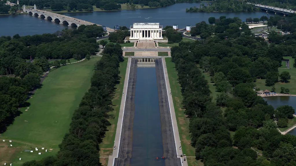 The-partially-drained-Lincoln-Memorial-Reflecting-Pool-is-pictured-from-the-Washington-Monument-Monday-July-13-2026-in-Washington