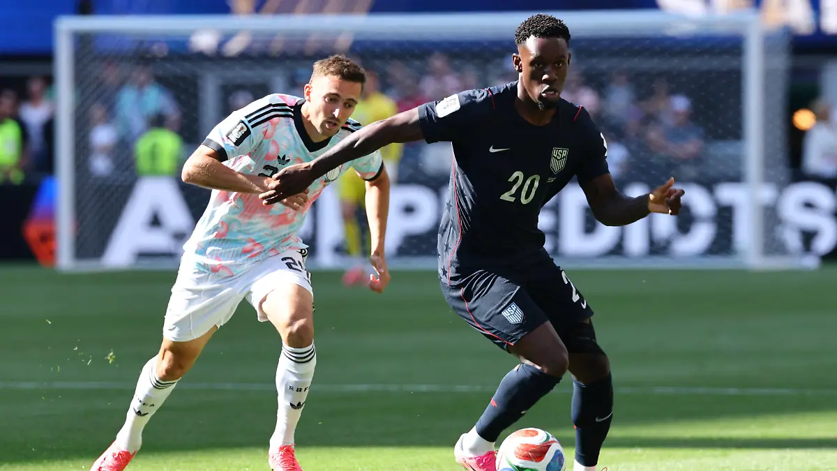 Balogun-Folarin-R-of-USA-in-action-against-Castagne-Timothy-of-Belgium-during-the-FIFA-World-Cup-2026-Round-of-16-match-USA-against-Belgium-in-Seattle-United-States-on-July-06-2026
