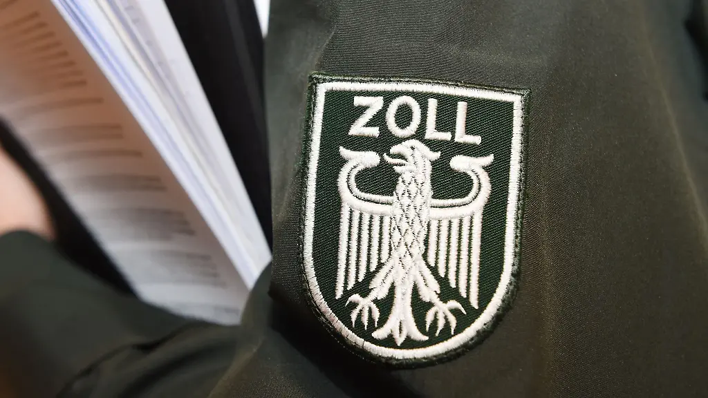 Bei-Durchsuchungen-haben-Polizei-und-Zoll-in-Sachsen-Anhalt-Drogen-sichergestellt-und-sechs-Menschen-vorlaeufig-festgenommen