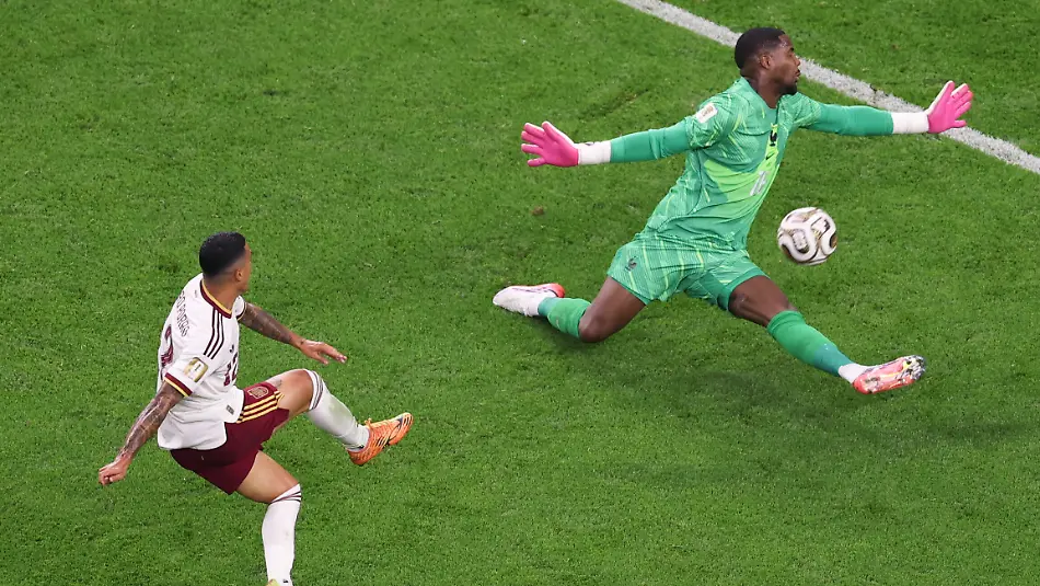 260715-DALLAS-July-15-2026-Xinhua-Pedro-Porro-L-of-Spain-shoots-and-scores-during-the-semifinal-match-between-France-and-Spain-at-the-2026-FIFA-World-Cup-at-Dallas-Stadium-in-Dallas-the-United-States-July-14-2026