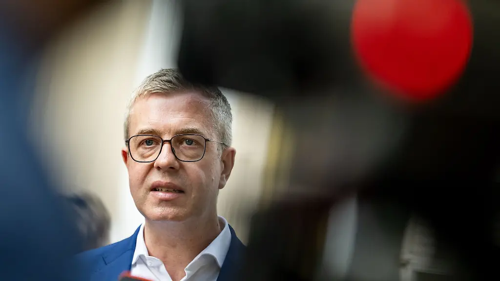 Der-neue-Spitzenkandidat-der-CDU-will-im-Falle-eines-Wahlsiegs-die-Randbebauung-des-Tempelhofer-Felds-vorantreiben