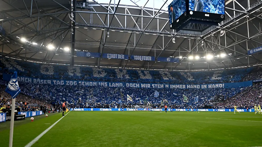 Der-FC-Schalke-04-regelt-den-Ticketverkauf-fuer-die-kommende-Saison-neu