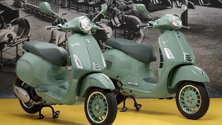 02_Vespa_80th