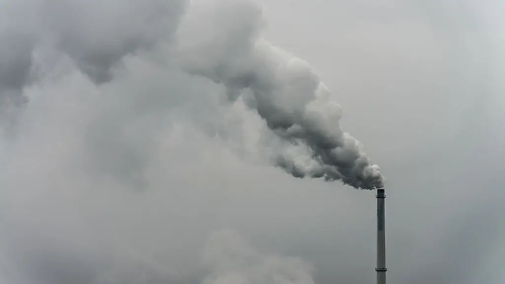 Die-Aussichten-fuer-die-bayerische-Industrie-bleiben-duester