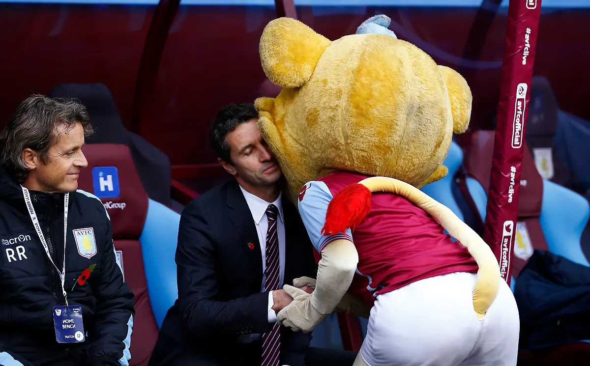 2015-11-08T142452Z-1-MT1ACI14163120-RTRMADP-3-SOCCER-ENGLAND-AVL-MCI